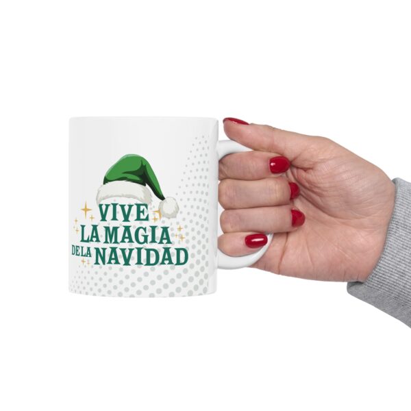 Taza de Navidad personalizada con nombre y diseño festivo, perfecta como regalo o decoración navideña