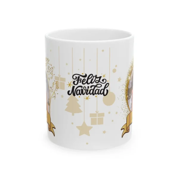 Vista completa de taza personalizada de Navidad con fotos, nombres y diseño festivo